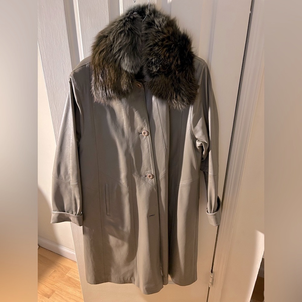 Gianni Vintage Oversized Genuine leather Coat with detachable fur collar.
